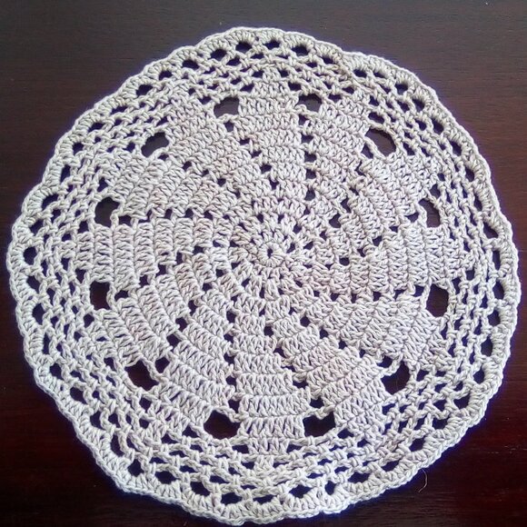 Mid Century Handmade Round Table Toppers in Ecru Colors - Set of 3 Mismatched - Picture 2 of 9